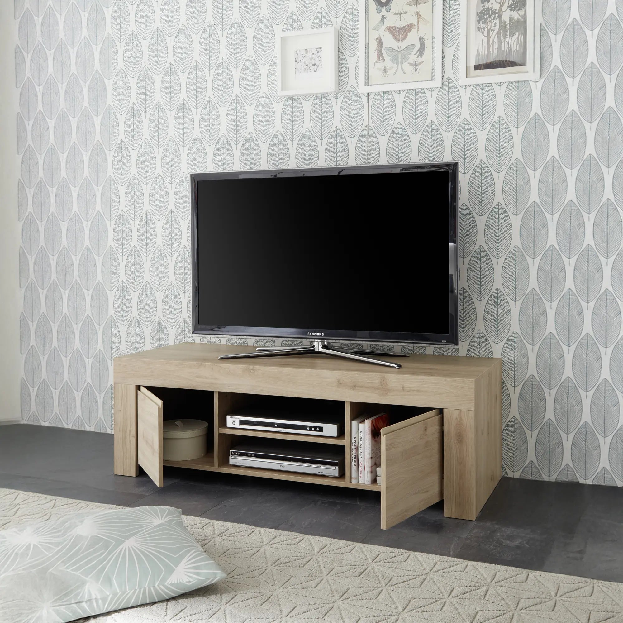 Mobile TV moderna due ante aperte e un ripiano centrale con vani a giorno in colore rovere cadiz, mobile pratico e elegante per soggiorno