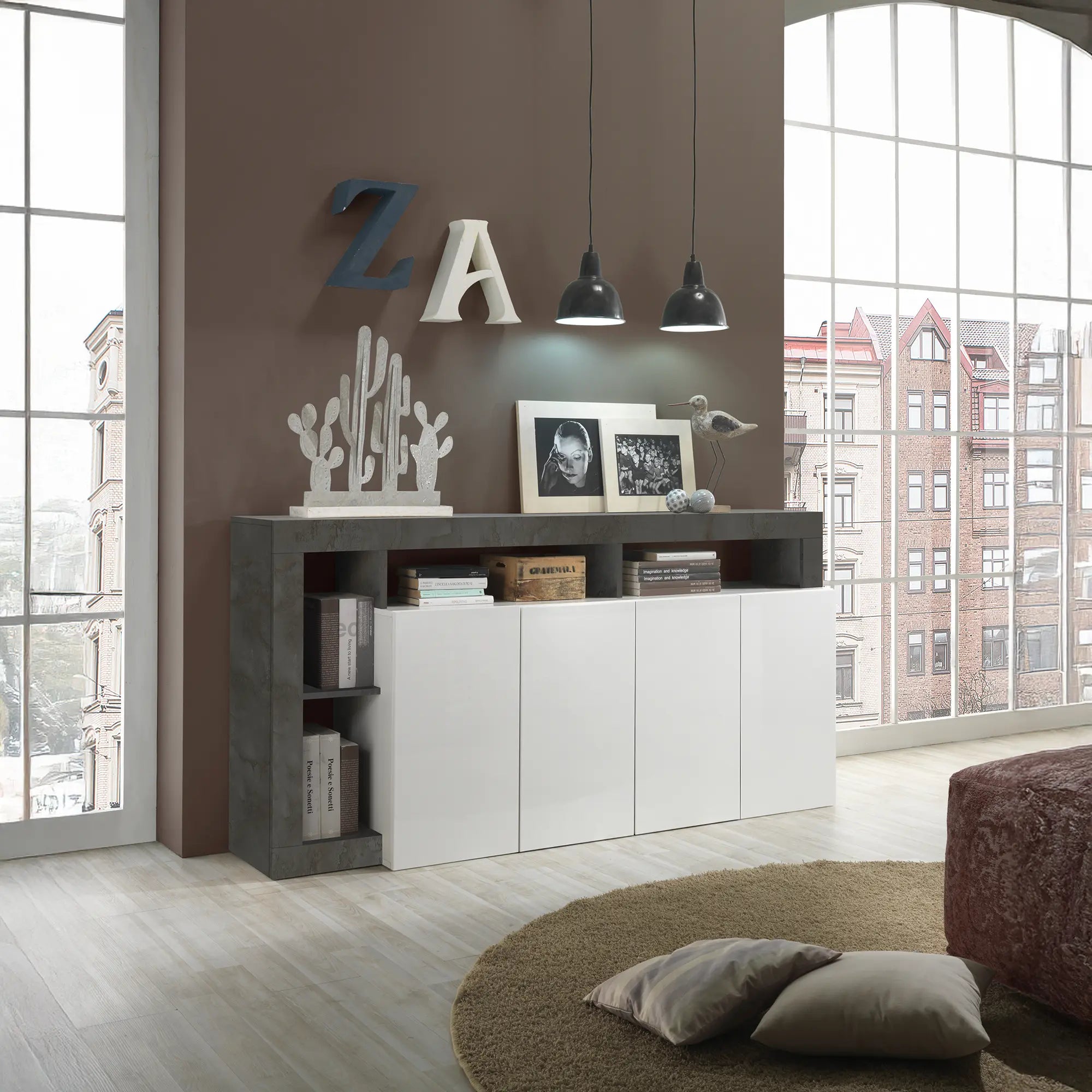 Credenza moderna 4 ante chiuse e 4 vani a giorno aperti in bianco e ossido, mobile contenitore elegante per soggiorno